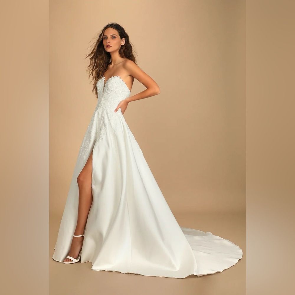 Lulus Now and Always White Beaded Embroidered Strapless Gown Size 8 NWOT - Picture 4 of 16